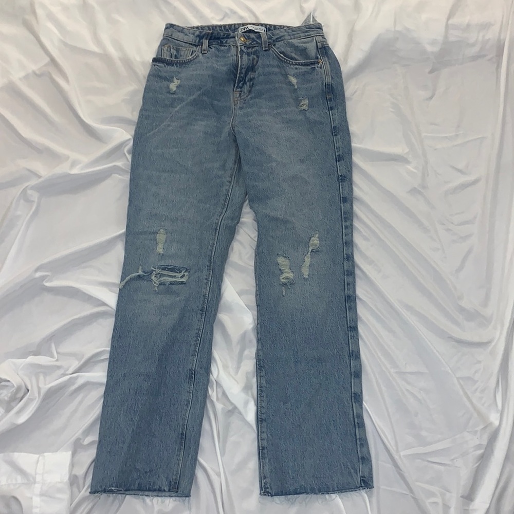 ZARA Ripped Boyfriend Jeans